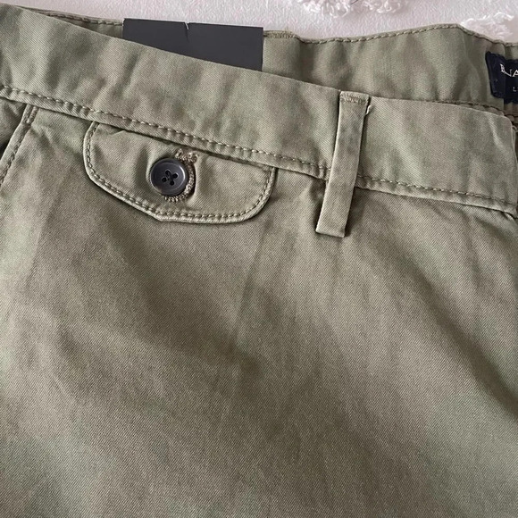 Banana Republic Lived-In Chino Short - Picture 4 of 10